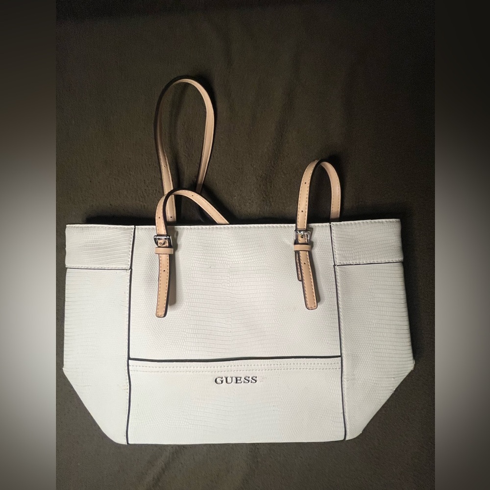 GUESS White Textured Tote Bag Polka Dot Lining Zip Top Shoulder Bag